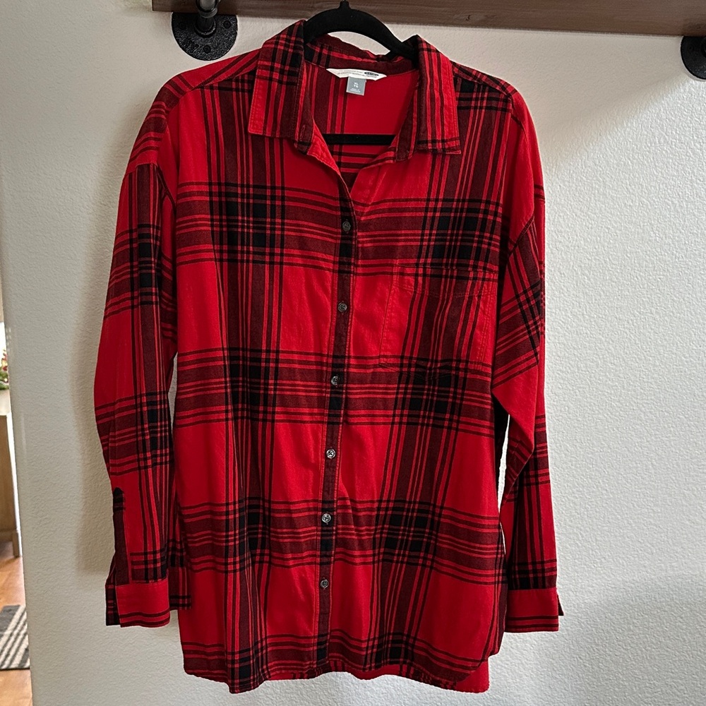 Old Navy The Boyfriend Shirt Red and Black Plaid